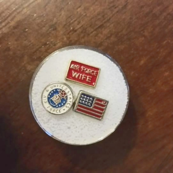 Locket with Floating Charms - Picture 5 of 14